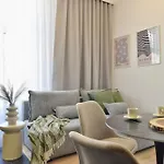 Tintura By Bast 143 - Antresola Off Piotrkowska 143 Ec1 Stajnia Jednorozca Winda Parking Platny Orientarium, Hopa Lupa Atlas Arena Apartment *