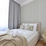 Tintura By Bast 143 - Antresola Off Piotrkowska 143 Ec1 Stajnia Jednorozca Winda Parking Platny Orientarium, Hopa Lupa Atlas Arena Apartment *