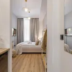 Tintura By Bast 143 - Antresola Off Piotrkowska 143 Ec1 Stajnia Jednorozca Winda Parking Platny Orientarium, Hopa Lupa Atlas Arena Apartment