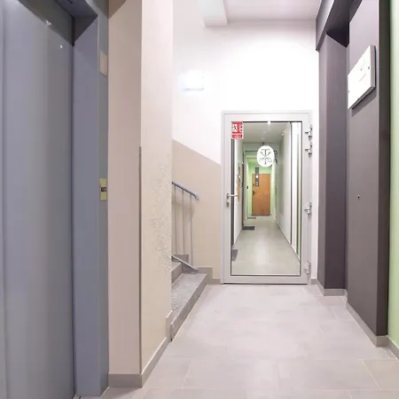 Bast 143 Location , Off Piotrkowska , Stajnia Jednorozca , Winda , Parking Na Terenie Bezplatny , Orientarium , Hopa Lupa , Atlas Arena , Wytwornia , Ec1