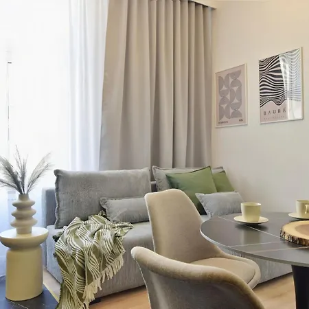 Bast 143 Location , Off Piotrkowska , Stajnia Jednorozca , Winda , Parking Na Terenie Bezplatny , Orientarium , Hopa Lupa , Atlas Arena , Wytwornia , Ec1 Apartment *
