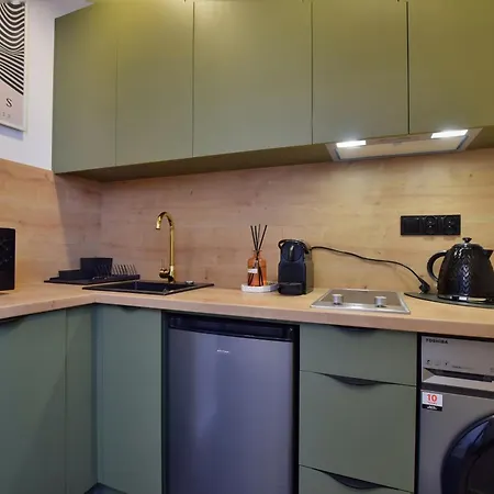 Apartment Bast 143 Location , Off Piotrkowska , Stajnia Jednorozca , Winda , Parking Na Terenie Bezplatny , Orientarium , Hopa Lupa , Atlas Arena , Wytwornia , Ec1 *