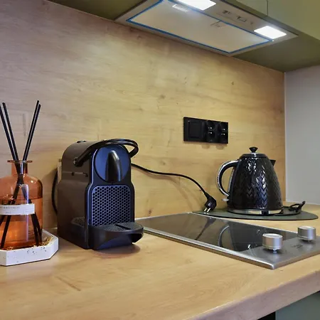 Tintura By Bast 143 - Antresola Off Piotrkowska 143 Ec1 Stajnia Jednorozca Winda Parking Platny Orientarium, Hopa Lupa Atlas Arena Лодзь