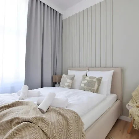 Tintura By Bast 143 - Antresola Off Piotrkowska 143 Ec1 Stajnia Jednorozca Winda Parking Platny Orientarium, Hopa Lupa Atlas Arena Апартаменты *