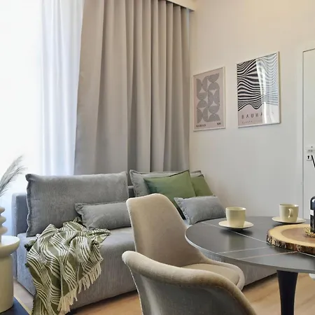 Апартаменты Tintura By Bast 143 - Antresola Off Piotrkowska 143 Ec1 Stajnia Jednorozca Winda Parking Platny Orientarium, Hopa Lupa Atlas Arena Лодзь