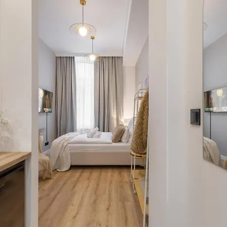 Tintura By Bast 143 - Antresola Off Piotrkowska 143 Ec1 Stajnia Jednorozca Winda Parking Platny Orientarium, Hopa Lupa Atlas Arena Апартаменты