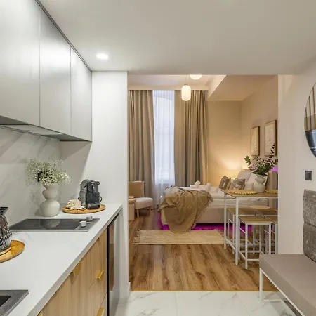 Bast 143 Location , Off Piotrkowska , Stajnia Jednorozca , Winda , Parking Na Terenie Bezplatny , Orientarium , Hopa Lupa , Atlas Arena , Wytwornia , Ec1 Apartment Lodz (Lodz)