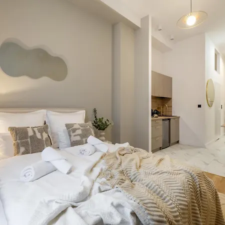 Bast 143 Location , Off Piotrkowska , Stajnia Jednorozca , Winda , Parking Na Terenie Bezplatny , Orientarium , Hopa Lupa , Atlas Arena , Wytwornia , Ec1 Lodz (Lodz)