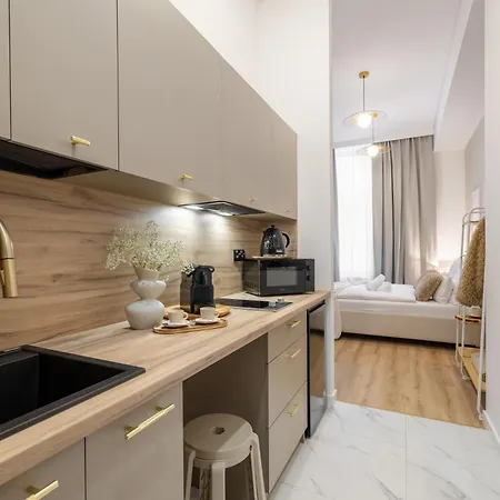 Tintura By Bast 143 - Antresola Off Piotrkowska 143 Ec1 Stajnia Jednorozca Winda Parking Platny Orientarium, Hopa Lupa Atlas Arena Апартаменты