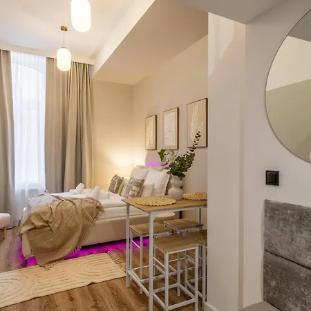 Bast 143 Location , Off Piotrkowska , Stajnia Jednorozca , Winda , Parking Na Terenie Bezplatny , Orientarium , Hopa Lupa , Atlas Arena , Wytwornia , Ec1 * Lodz (Lodz)