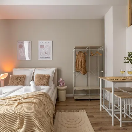 Bast 143 Location , Off Piotrkowska , Stajnia Jednorozca , Winda , Parking Na Terenie Bezplatny , Orientarium , Hopa Lupa , Atlas Arena , Wytwornia , Ec1 Apartment *