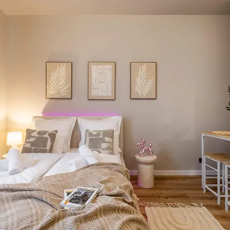 Apartment Bast 143 Location , Off Piotrkowska , Stajnia Jednorozca , Winda , Parking Na Terenie Bezplatny , Orientarium , Hopa Lupa , Atlas Arena , Wytwornia , Ec1 Lodz (Lodz)