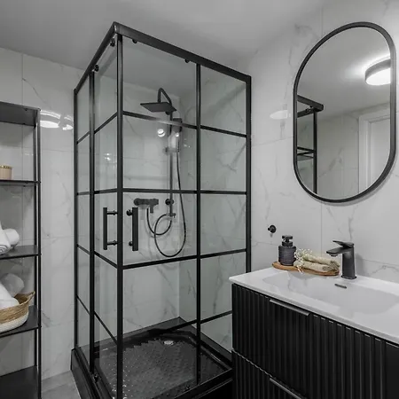 Tintura By Bast 143 - Antresola Off Piotrkowska 143 Ec1 Stajnia Jednorozca Winda Parking Platny Orientarium, Hopa Lupa Atlas Arena