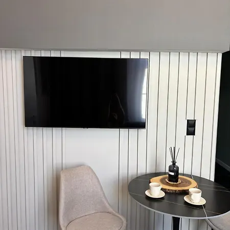 Tintura By Bast 143 - Antresola Off Piotrkowska 143 Ec1 Stajnia Jednorozca Winda Parking Platny Orientarium, Hopa Lupa Atlas Arena *