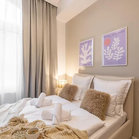 Tintura By Bast 143 - Antresola Off Piotrkowska 143 Ec1 Stajnia Jednorozca Winda Parking Platny Orientarium, Hopa Lupa Atlas Arena * Лодзь