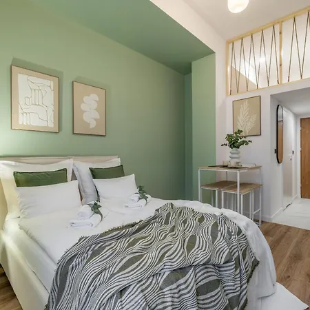 Апартаменты Tintura By Bast 143 - Antresola Off Piotrkowska 143 Ec1 Stajnia Jednorozca Winda Parking Platny Orientarium, Hopa Lupa Atlas Arena Лодзь