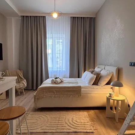 Bast 143 Location Do Wyboru Z Wanna , Off Piotrkowska , Stajnia Jednorozca , Winda , Parking Na Terenie , Orientarium , Hopa Lupa , Atlas Arena , Wytwornia , Ec1