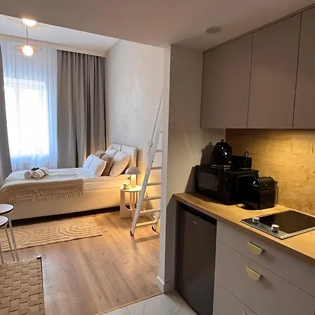 Bast 143 Location Do Wyboru Z Wanna , Off Piotrkowska , Stajnia Jednorozca , Winda , Parking Na Terenie , Orientarium , Hopa Lupa , Atlas Arena , Wytwornia , Ec1 * Λοτζ