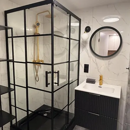 Tintura By Bast 143 - Antresola Off Piotrkowska 143 Ec1 Stajnia Jednorozca Winda Parking Platny Orientarium, Hopa Lupa Atlas Arena Апартаменты *