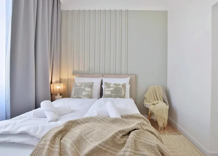 Tintura By Bast 143 - Antresola Off Piotrkowska 143 Ec1 Stajnia Jednorozca Winda Parking Platny Orientarium, Hopa Lupa Atlas Arena *