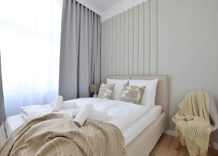 Tintura By Bast 143 - Antresola Off Piotrkowska 143 Ec1 Stajnia Jednorozca Winda Parking Platny Orientarium, Hopa Lupa Atlas Arena Lejlighed *