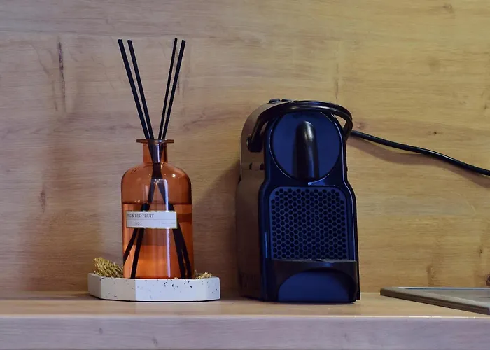 Tintura By Bast 143 - Antresola Off Piotrkowska 143 Ec1 Stajnia Jednorozca Winda Parking Platny Orientarium, Hopa Lupa Atlas Arena *