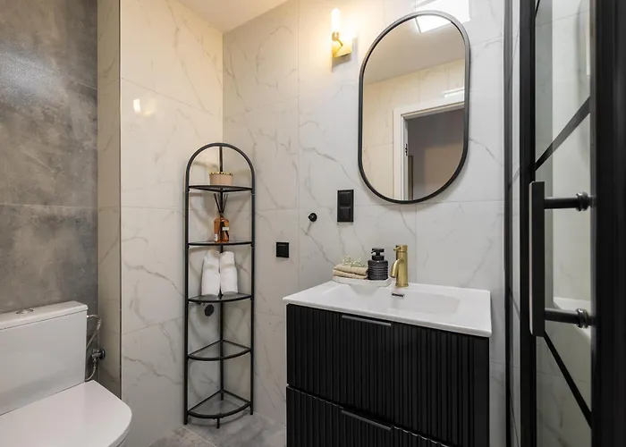 Tintura By Bast 143 - Antresola Off Piotrkowska 143 Ec1 Stajnia Jednorozca Winda Parking Platny Orientarium, Hopa Lupa Atlas Arena *