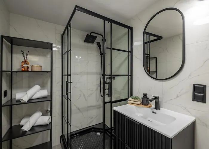 Tintura By Bast 143 - Antresola Off Piotrkowska 143 Ec1 Stajnia Jednorozca Winda Parking Platny Orientarium, Hopa Lupa Atlas Arena * Łódź