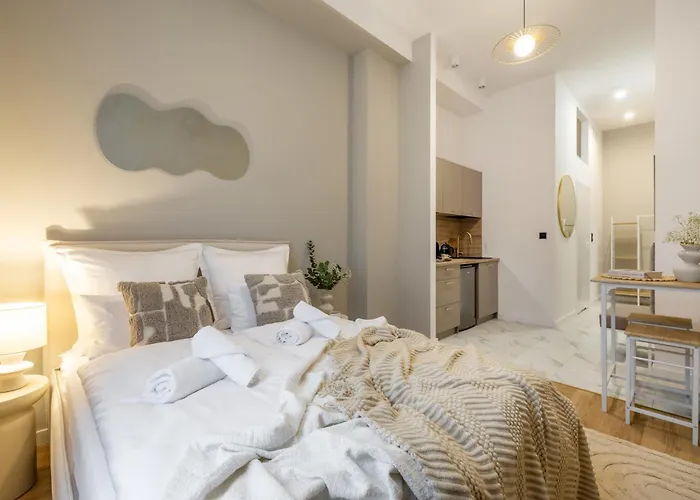 Tintura By Bast 143 - Antresola Off Piotrkowska 143 Ec1 Stajnia Jednorozca Winda Parking Platny Orientarium, Hopa Lupa Atlas Arena Łódź