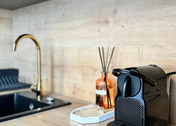 Tintura By Bast 143 - Antresola Off Piotrkowska 143 Ec1 Stajnia Jednorozca Winda Parking Platny Orientarium, Hopa Lupa Atlas Arena *