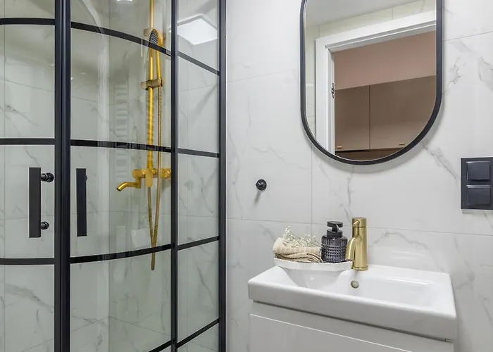 Tintura By Bast 143 - Antresola Off Piotrkowska 143 Ec1 Stajnia Jednorozca Winda Parking Platny Orientarium, Hopa Lupa Atlas Arena Lejlighed