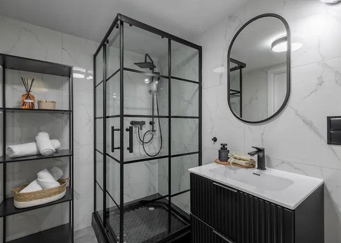 Tintura By Bast 143 - Antresola Off Piotrkowska 143 Ec1 Stajnia Jednorozca Winda Parking Platny Orientarium, Hopa Lupa Atlas Arena