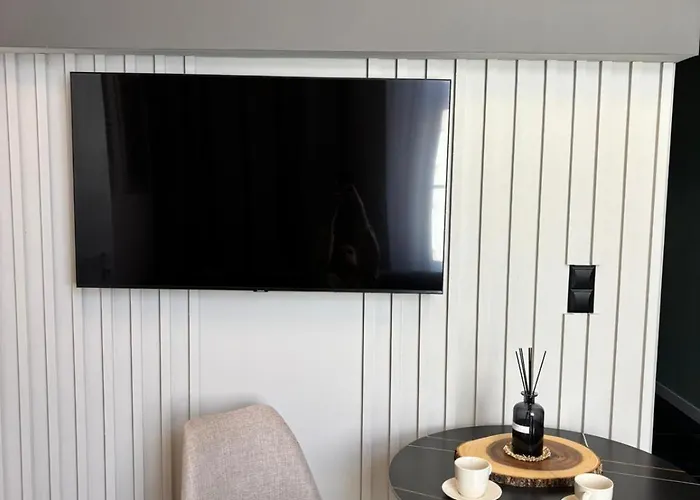 Tintura By Bast 143 - Antresola Off Piotrkowska 143 Ec1 Stajnia Jednorozca Winda Parking Platny Orientarium, Hopa Lupa Atlas Arena *