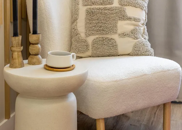 Tintura By Bast 143 - Antresola Off Piotrkowska 143 Ec1 Stajnia Jednorozca Winda Parking Platny Orientarium, Hopa Lupa Atlas Arena *