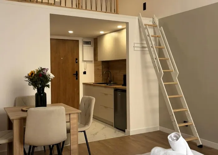 Tintura By Bast 143 - Antresola Off Piotrkowska 143 Ec1 Stajnia Jednorozca Winda Parking Platny Orientarium, Hopa Lupa Atlas Arena * Łódź