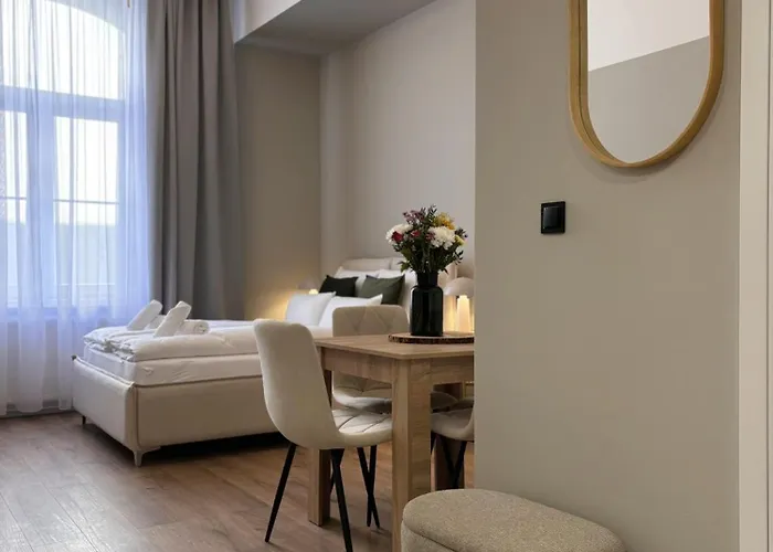 Tintura By Bast 143 - Antresola Off Piotrkowska 143 Ec1 Stajnia Jednorozca Winda Parking Platny Orientarium, Hopa Lupa Atlas Arena *