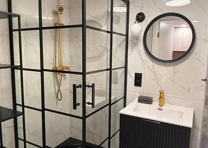 Tintura By Bast 143 - Antresola Off Piotrkowska 143 Ec1 Stajnia Jednorożca Winda Parking Płatny Orientarium, Hopa Lupa Atlas Arena Apartament *